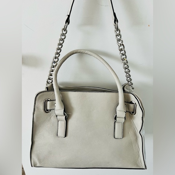 Charming Charlie light grey vegan leather purse with silver lock and accents - Picture 3 of 4